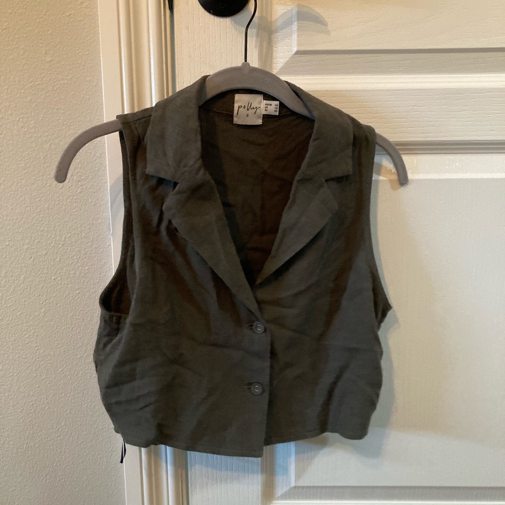Princess Polly button down tank
